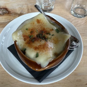 The Tack Room - French Onion Soup - Bars Near Me - Lincoln, Massachusetts The Tack Room - French Onion Soup - Bars Near Me - Lincoln, Massachusetts