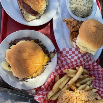 Lou's Luncheonette - Barbeque Near Me - Sonoma, California
