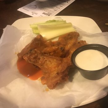 Trails End Pub & Grill - Mild wings - American Near Me - Tannersville, Pennsylvania