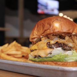 Freda's Pizza Kitchen - Smash Burger