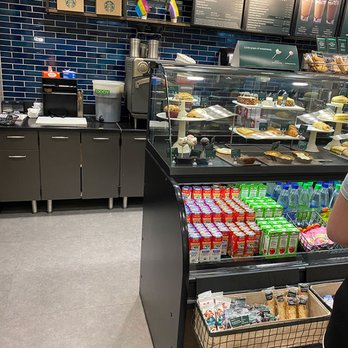 Starbucks - Coffee & Tea Near Me - Oak Park, Illinois