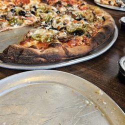 A & M Pizza - Burnt awful pizza