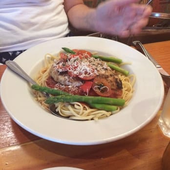 Rocking V Cafe - Chicken Marsala with asparagus - New American Near Me - Kanab, Utah Rocking V Cafe - Chicken Marsala with asparagus - New American Near Me - Kanab, Utah