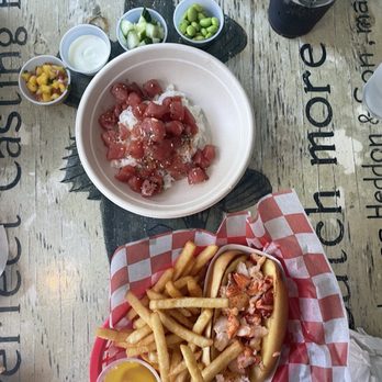 Bostwick's Chowder House - Lobster roll and Tuna Poke - Seafood Near Me - East Hampton, New York