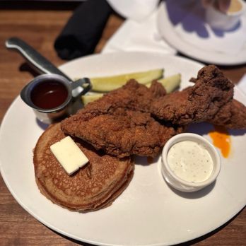 Yard House - Nashville Hot Chicken - New American Near Me - Virginia Beach, Virginia