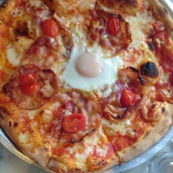 Piccolo Pizzeria & Bar - Pancetta pizza - soft egg, tomato and bacon - Italian Near Me - Hong Kong, HK