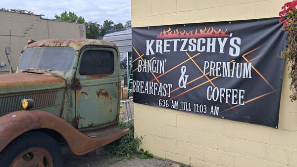 Kretzschy's Smokey BBQ by null