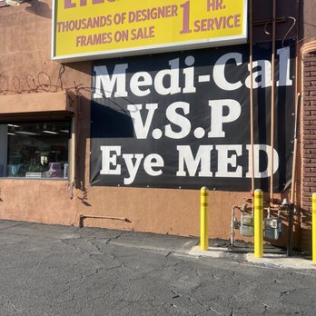Complete Eye Care Center - Customer Parking lot - Eyewear & Opticians Near Me - Los Angeles, California