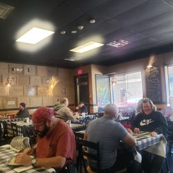 Gracie's Kitchen - Dining area