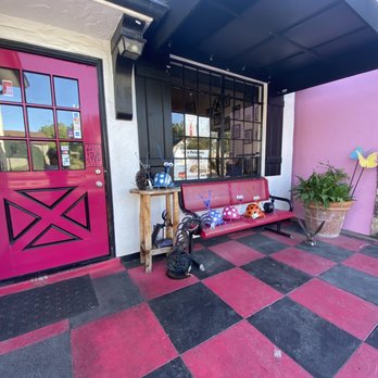 Sax's Joint - in front & outdoors where I ate & of my sax buddy next to me & waitress w/my food & my breakfast after I took 3 big bites of potatoes - Breakfast & Brunch Near Me - Petaluma, California Sax's Joint - in front & outdoors where I ate & of my sax buddy next to me & waitress w/my food & my breakfast after I took 3 big bites of potatoes - Breakfast & Brunch Near Me - Petaluma, California