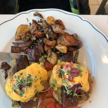 Sweet Maple - Egg Benedict - Breakfast & Brunch Near Me - Cupertino, California Sweet Maple - Egg Benedict - Breakfast & Brunch Near Me - Cupertino, California