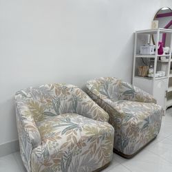 Simky’s Brow Bar - Waiting area