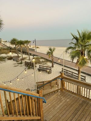 Shaggy's Biloxi Beach by null