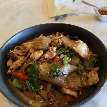 Ridge Thai - Thai Near Me - Ridgewood, New Jersey