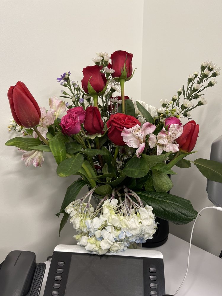 BEL AIR FLORIST Updated August 2024 16 Photos Los Angeles, California Florists Phone