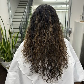 Thairapy Salon - Curly cut - Hair Extensions Near Me - South Pasadena, California Thairapy Salon - Curly cut - Hair Extensions Near Me - South Pasadena, California