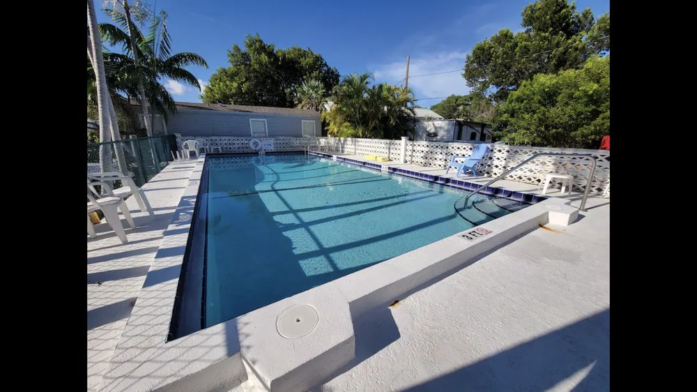 THE ISLAND GIRL Updated October 2024 29859 Overseas Hwy, Big Pine