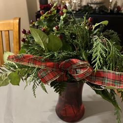 Designs By Guzzardos - My son sent me the Jingle Bell Flowers Bouquet, which was delivered yesterday for my family dinner today. This is what was delivered - no fl
