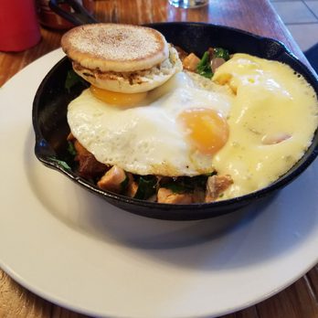 Half & Half - Salmon hash - Breakfast & Brunch Near Me - St. Louis, Missouri