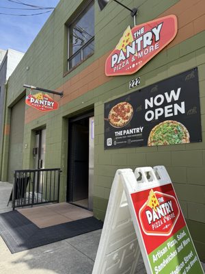 The Pizza Pantry by null