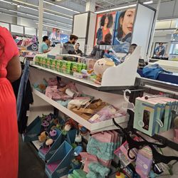 Old Navy - Line August 2024