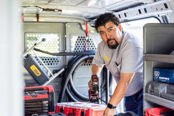 Saia Plumbing & Heating Company Logo