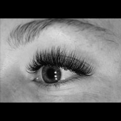 Serenity By Daisy Salon - By Jenni Huyhn