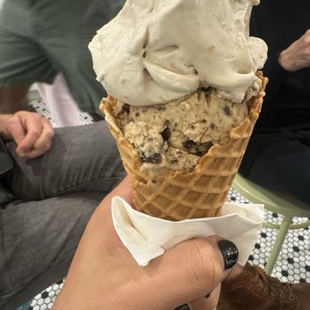 Main Street Creamery - Dairy Free coconut & salted peanut butter - Ice Cream & Frozen Yogurt Near Me - Sarasota, Florida