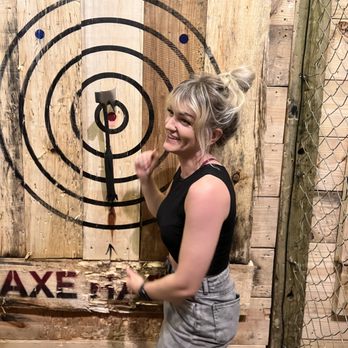 Axe Habits - Right in the center! - Axe Throwing Near Me - Palmetto Bay, Florida Axe Habits - Right in the center! - Axe Throwing Near Me - Palmetto Bay, Florida