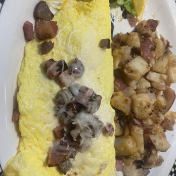 Black Bear Diner McAllen - Bruce's Meat Lover's Omelette (610 cals.) - Diners Near Me - McAllen, Texas