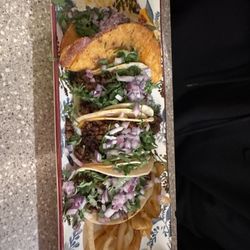 Tacos El paisa - Two quesabarria and three adoba tacos