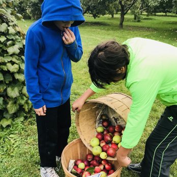 R&M Orchards - Bushels of fun - Fruits & Veggies Near Me - Kenosha, Wisconsin