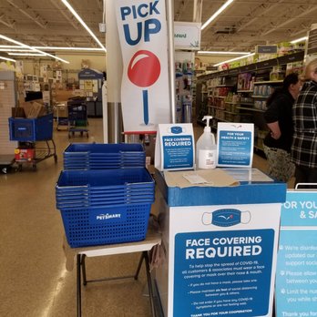 PetSmart - Pick up and sanitizer station at entry - Pet Training Near Me - Tigard, Oregon