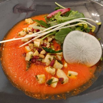 Aromatik - Gaspacho de poivrons et poêlée d'encornet au chorizo ibérique - French Near Me - Aigues-Mortes, 30