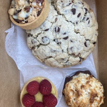 Wake and Bake - 3 small infused treats- chocolate covered macaroon, lemon tart and monkey bar. - Coffee & Tea Near Me - El Paso, Texas Wake and Bake - 3 small infused treats- chocolate covered macaroon, lemon tart and monkey bar. - Coffee & Tea Near Me - El Paso, Texas