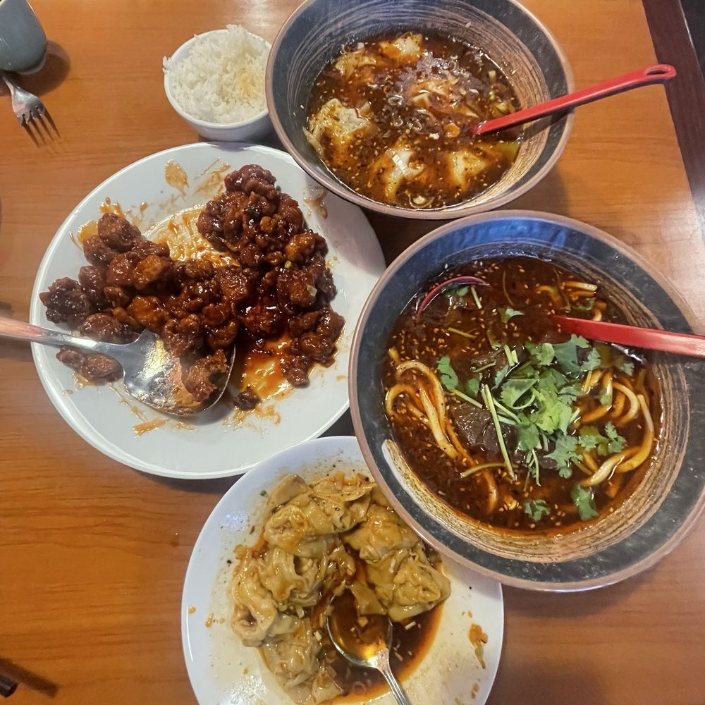 Noodle Thyme - Top: spicy wonton soup Bottom right: beef udon noodle soup Bottom: wonton w garlic sauce Top left: general Tso's chicken w/rice - Chinese Near Me - Kennewick, Washington Noodle Thyme - Top: spicy wonton soup Bottom right: beef udon noodle soup Bottom: wonton w garlic sauce Top left: general Tso's chicken w/rice - Chinese Near Me - Kennewick, Washington