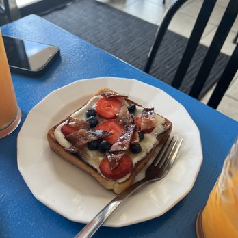 Fork N Spoon - Maple Bacon Berry Toast - Breakfast & Brunch Near Me - Baton Rouge, Louisiana Fork N Spoon - Maple Bacon Berry Toast - Breakfast & Brunch Near Me - Baton Rouge, Louisiana