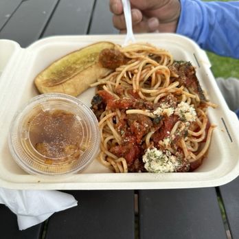 Saucy Mama's - Spaghetti Bowl with sausage - Food Trucks Near Me - Mountain View, Hawaii Saucy Mama's - Spaghetti Bowl with sausage - Food Trucks Near Me - Mountain View, Hawaii