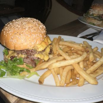 Causwells - Americana Burger - New American Near Me - San Francisco, California