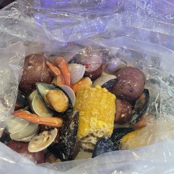 Boil Bay - Shrimp, Mussels, clams, potato and corn... all delicious! - Seafood Near Me - Colonial Heights, Virginia Boil Bay - Shrimp, Mussels, clams, potato and corn... all delicious! - Seafood Near Me - Colonial Heights, Virginia