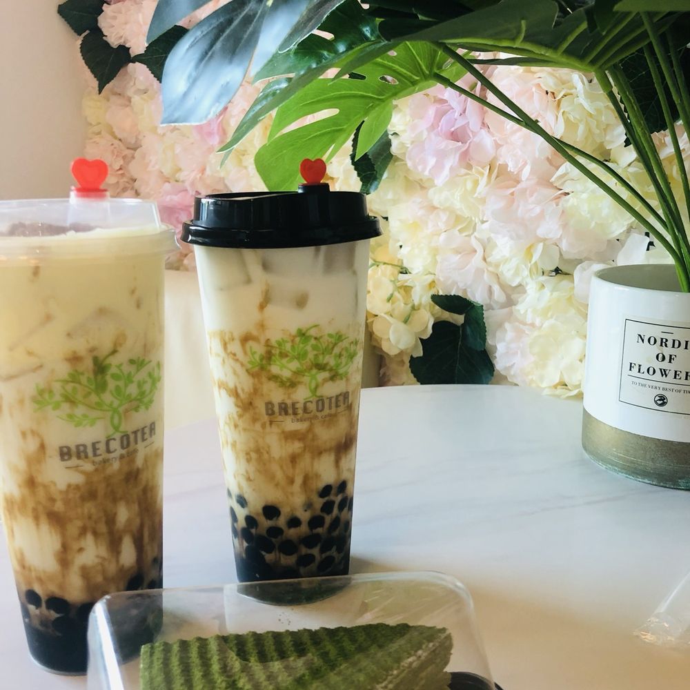 Bubble tea and cake Bubble tea and cake