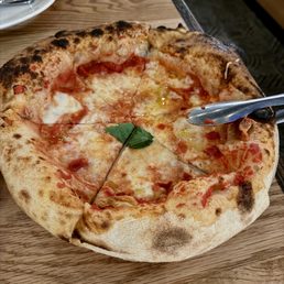 Classic Margherita - meh, bland and chewy crust