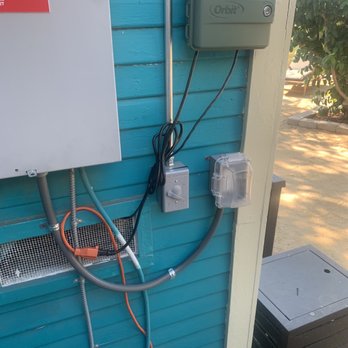 Primo Electric - Here again, you can see how the line is away from the trim board. - Electricians Near Me - Montebello, California
