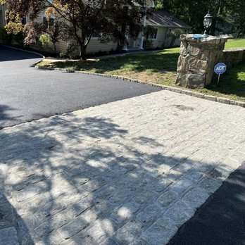 Los Cabreras Construction - a driveway in a residential neighborhood - General Contractors Near Me - Ossining, New York Los Cabreras Construction - a driveway in a residential neighborhood - General Contractors Near Me - Ossining, New York