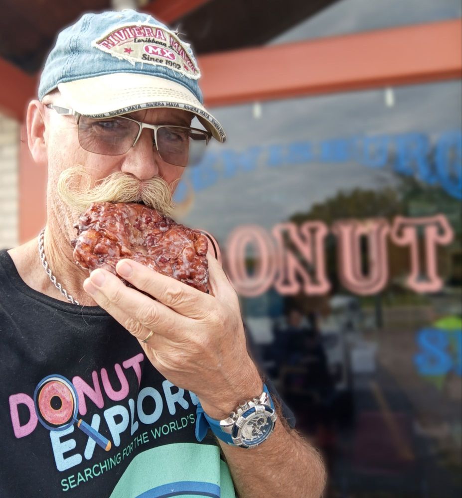 Lewisburg Donuts Logo