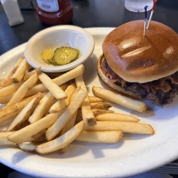 Original Market Diner - Delicious burger with fries, it was soooo good! - American Near Me - Dallas, Texas Original Market Diner - Delicious burger with fries, it was soooo good! - American Near Me - Dallas, Texas