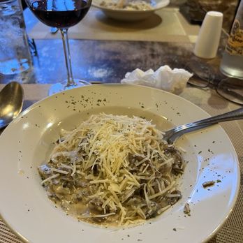 La Dolce - Mushrooms in cream sauce, gluten-free spaghetti. - Italian Near Me - San José del Cabo, BCS La Dolce - Mushrooms in cream sauce, gluten-free spaghetti. - Italian Near Me - San José del Cabo, BCS