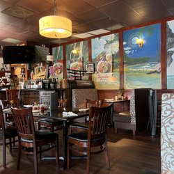 Taste of Thai - Bar area and murals