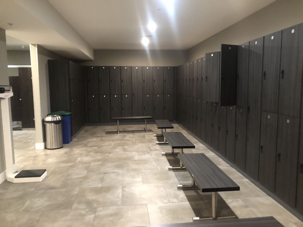 GOLDS GYM 12 Photos & 32 Reviews Gyms 935 W Alisal St, Salinas