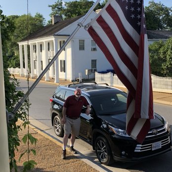 MDUB Chauffeaur Services - Professional, Courteous, Caring, Chauffeaur Services - Airport Shuttles Near Me